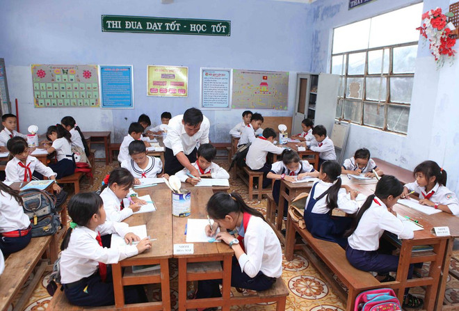 Bắt học sinh uống nước lau bảng: Vi phạm nghiêm trọng đạo đức nhà giáo ảnh 1