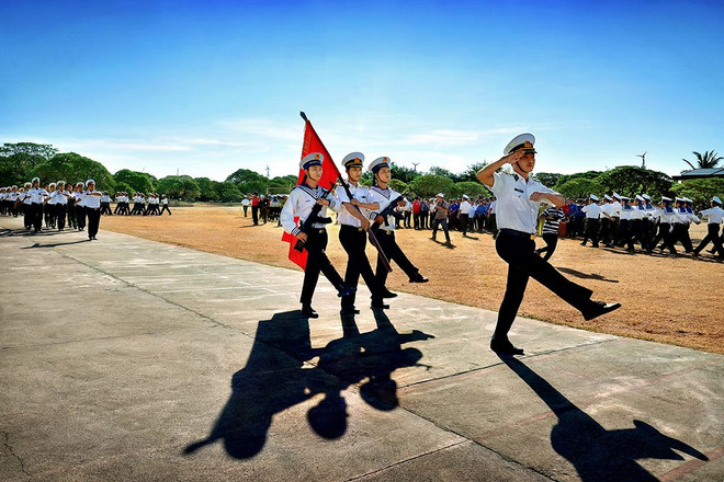 Chào cờ trên đảo Song Tử Tây. (Ảnh: Thân Tình) Hình ảnh kể chuyện “Có một Trường Sa trong lòng Hà Nội” ảnh 2