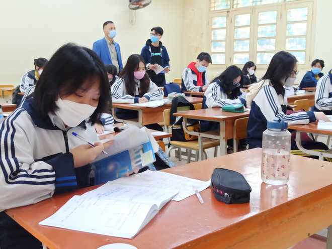 Hà Nội cho phép tổ chức ăn bán trú cho học sinh từ lớp 7 đến lớp 12 ảnh 1