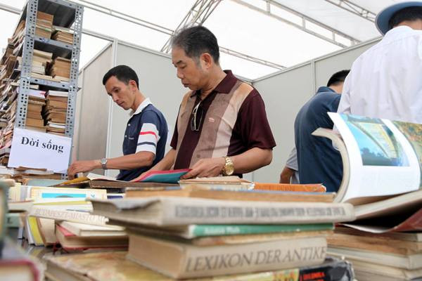 Gần 170 gian hàng tại “Hội sách Hà Nội lần thứ hai - 2015” ảnh 3
