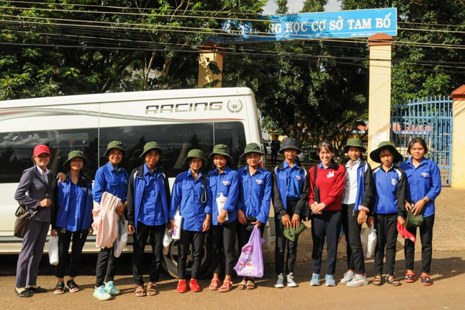 Nữ sinh mang khát vọng đổi đời cho cộng đồng dân tộc K’Ho ảnh 1