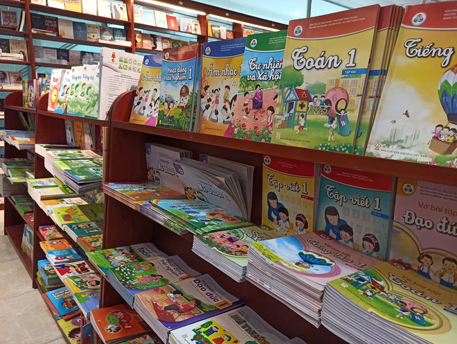 SGK lớp 1 có 'sạn': Bộ trưởng Phùng Xuân Nhạ nhận trách nhiệm ảnh 2