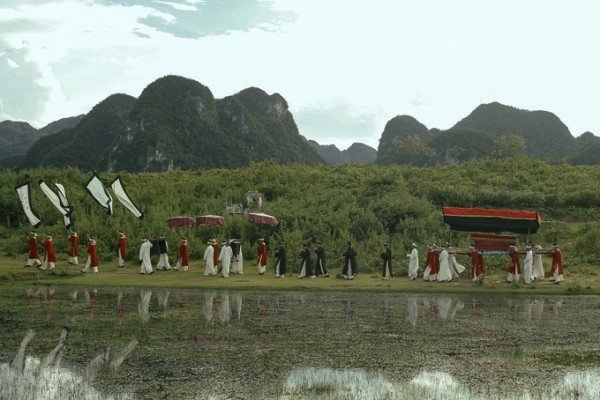 Phim mới của Victor Vũ dựng lại bối cảnh từ thời Pháp thuộc ảnh 5