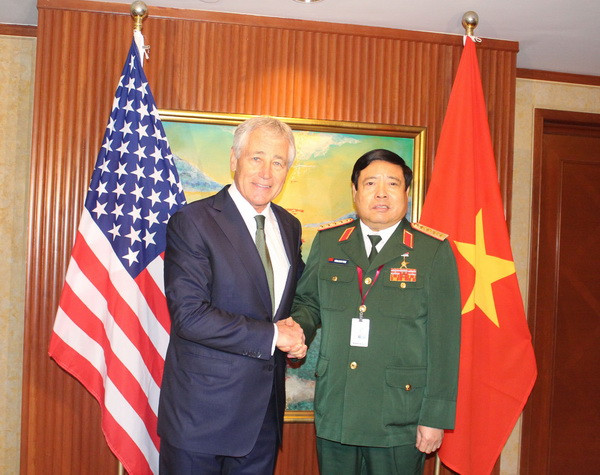 Bộ trưởng quốc phòng Việt Nam và Mỹ gặp gỡ tại Shangri-La ảnh 1