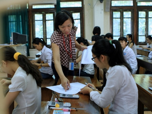 Có 22 thí sinh vi phạm quy chế trong buổi thi đại học môn toán ảnh 1