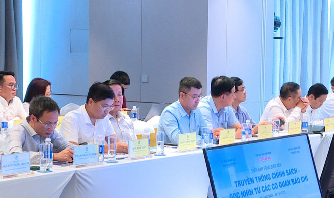Các đại biểu tại diễn đàn. (Ảnh: PV/Vietnam+) Nhà nước, báo chí 'đồng thanh tương ứng' để truyền thông chính sách ảnh 4