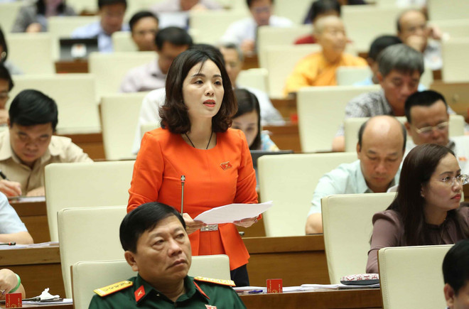 Bà Triệu Thị Thu Phương (đoàn đại biểu Quốc hội tỉnh Bắc Kạn) cho rằng, công tác bảo vệ trẻ em ở nhiều nơi chưa được quan tâm đúng mức. (Ảnh: TTXVN) Đại biểu Quốc hội: Mức độ xâm hại trẻ em ngày càng nghiêm trọng ảnh 2