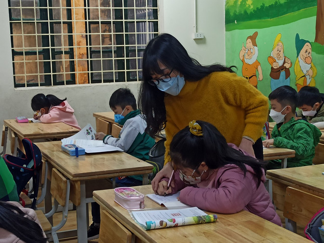 Bộ GD-ĐT kiến nghị hàng loạt giải pháp để đưa trẻ đến trường ảnh 4