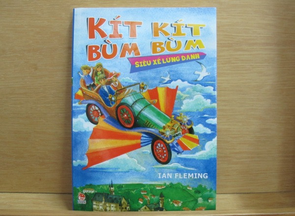 Truyện thiếu nhi của “cha đẻ” điệp viên James Bond đến Việt Nam ảnh 2