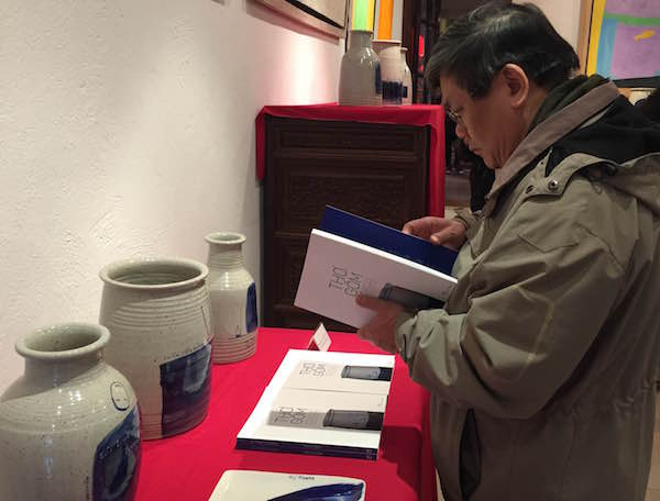 Chất thị dân và nghệ sỹ ở Lê Thiết Cương qua “Thơ Gốm” ảnh 1