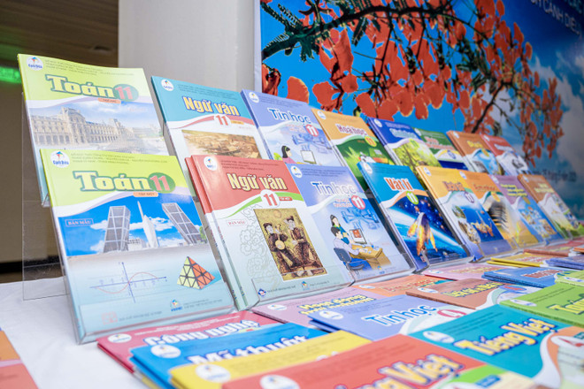 Bộ GD-ĐT lên tiếng về nghi vấn in sách giáo khoa trước đấu thầu ảnh 1