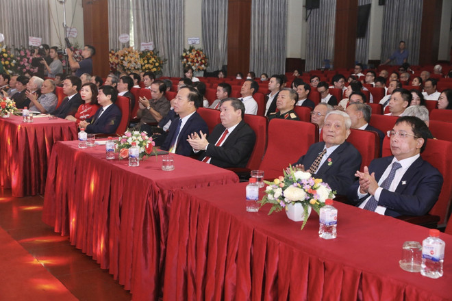 Các đại biểu tham dự sự kiện. (Ảnh: Minh Quyết/TTXVN) Viện Báo chí: 60 năm đặt nền móng lý luận phát triển báo chí ảnh 2