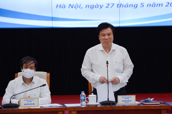 Thứ trưởng Bộ Giáo dục và Đào tạo Nguyễn Hữu Độ nhấn mạnh việc tổ chức kỳ thi an toàn trong bối cảnh dịch bệnh. (Ảnh: PV) Sẽ tổ chức thêm đợt thi tốt nghiệp THPT trong trường hợp bất khả kháng ảnh 1
