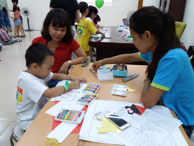 Con nghỉ Hè mùa COVID, phụ huynh đau đầu tìm cách thích nghi ảnh 1