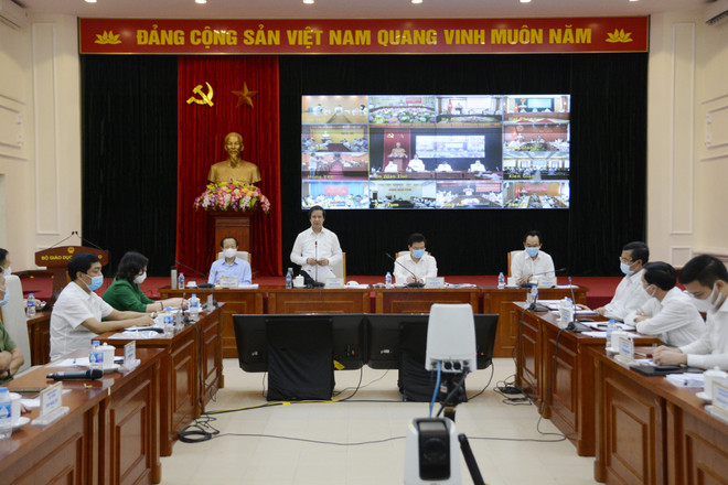 Thi tốt nghiệp THPT: Ưu tiên tiêm vaccine phòng COVID-19 cho giám thị ảnh 1