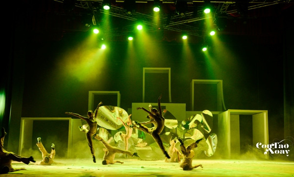 “Con tạo xoay”: Hình dung về kiếp người qua nghệ thuật múa ảnh 1