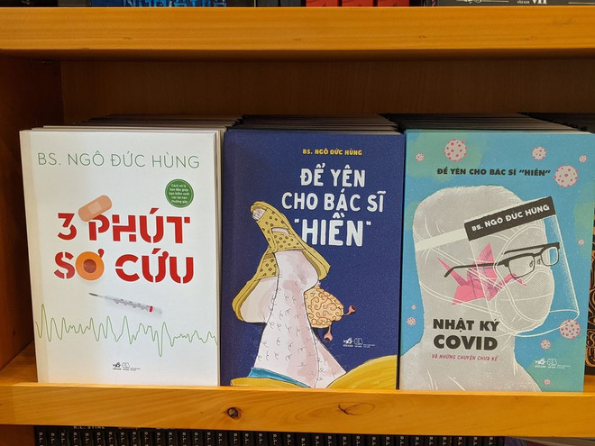 Cho tới nay, bác sỹ Ngô Đức Hùng đã ra mắt 3 cuốn sách. Anh là Facebooker nổi tiếng với nhiều bài chia sẻ về sơ cứu, thực dưỡng và COVID-19. (Ảnh: NVCC) 'Nhật ký COVID-19': Khi bác sỹ gửi thông điệp chống kỳ thị người bệnh ảnh 2