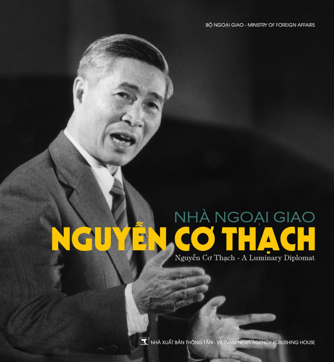 Sách ảnh tái hiện cuộc đời, sự nghiệp nhà ngoại giao Nguyễn Cơ Thạch ảnh 1
