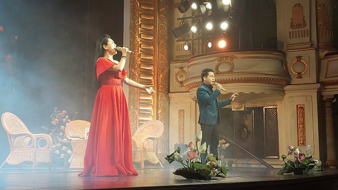 'Sống như bông pháo hoa': Hướng đi cho những người mơ hồ và cô đơn ảnh 3