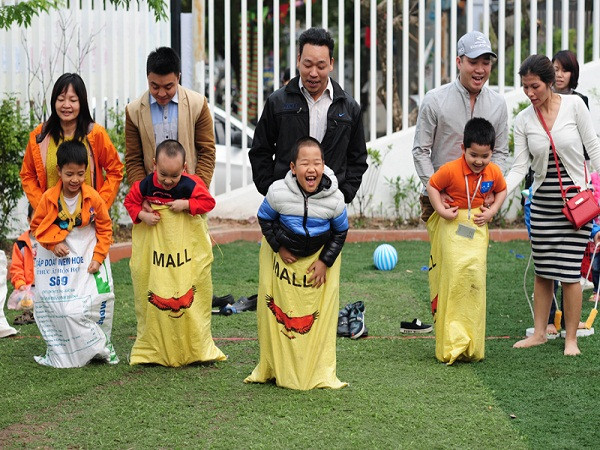 Hà Nội: Học sinh và phụ huynh hào hứng với Ngày hội khám phá ảnh 1