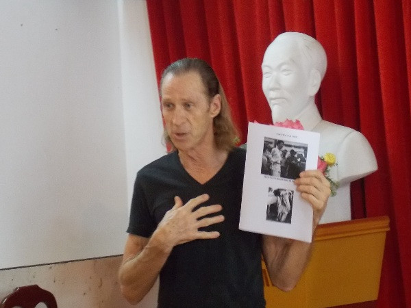 Mở lớp tiếng Anh miễn phí, cựu binh Mỹ muốn "bù đắp cho dân tộc Việt" ảnh 3