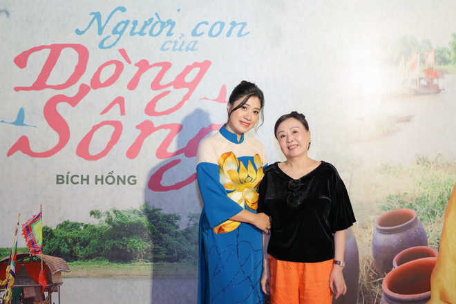 Ca sỹ Bích Hồng 'hóa' diễn viên tuồng trong sản phẩm âm nhạc mới ảnh 3