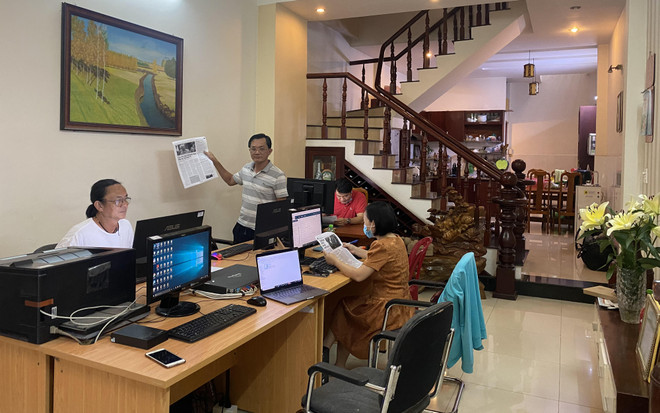Tòa soạn dã chiến của Báo Pháp luật Thành phố Hồ Chí Minh. (Ảnh: ICT News) Vai trò xung kích của các chiến sỹ thông tin trên mặt trận chống dịch ảnh 5