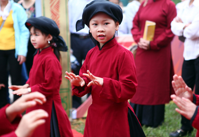 Hát Xoan chính thức trở thành Di sản văn hóa phi vật thể đại diện của nhân loại. (Ảnh: TTXVN) UNESCO chính thức đưa Hát Xoan khỏi danh sách cần bảo vệ khẩn cấp ảnh 1