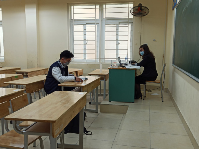 Hà Nội: Phụ huynh e dè, thận trọng trong tuần đầu học trực tiếp ảnh 3