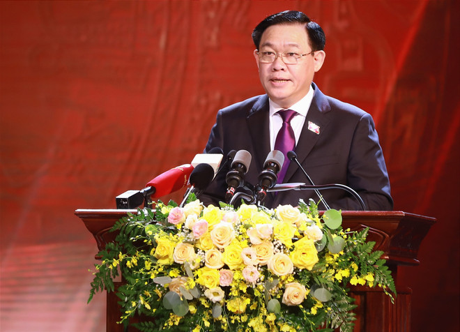 Ủy viên Bộ Chính trị, Chủ tịch Quốc hội Vương Đình Huệ phát biểu tại lễ trao giải. (Ảnh: Hoài Nam/Vietnam+) Giải Diên Hồng lần thứ nhất: Báo Điện tử VietnamPlus giành Giải B ảnh 1