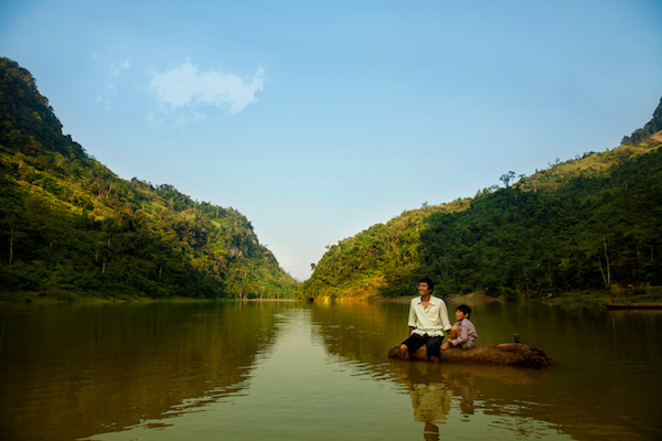 Sau ồn ào trên sân nhà, “Cha cõng con” tiếp tục được vinh danh ở Mỹ ảnh 1