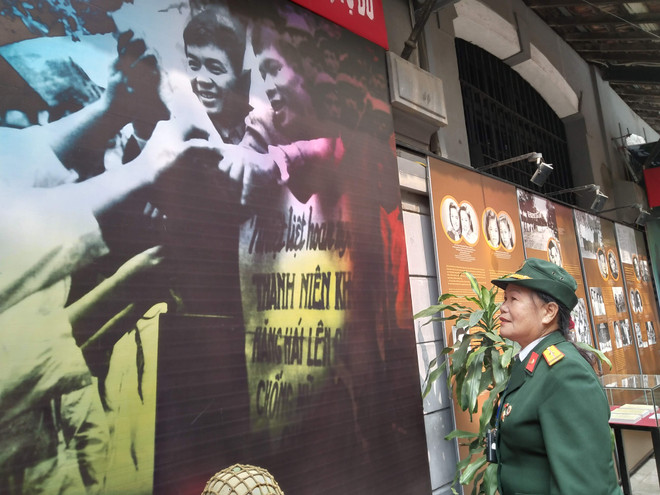 Những “tài xế tóc dài” trên tuyến đường Trường Sơn huyền thoại ảnh 1