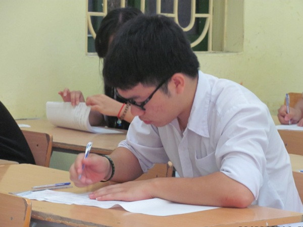Kỳ thi sẽ được tổ chức vào tháng Sáu thay vì tháng Bảy như mọi năm. (Ảnh: Phạm Mai/Vietnam+) 5 cách tân quan trọng trong kỳ thi trung học phổ thông Quốc gia ảnh 5