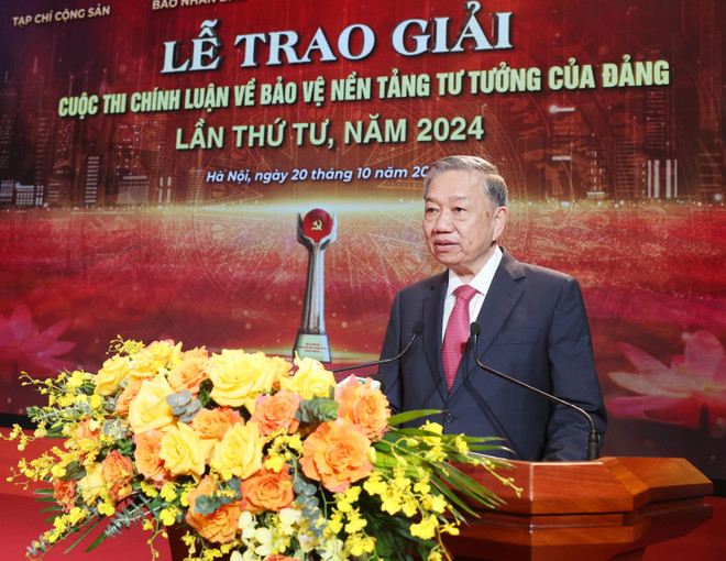 vna-potal-tong-bi-thu-chu-tich-nuoc-du-le-trao-giai-cuoc-thi-chinh-luan-ve-bao-ve-nen-tang-tu-tuong-cua-dang-lan-thu-tu-7661633-3796.jpg