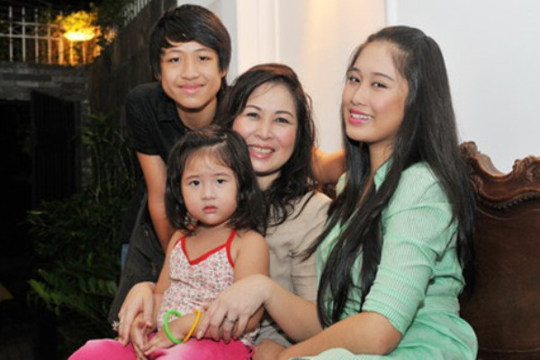 Hồng Vân: “Kịch nghệ thuật đang trở thành món ăn độn” ảnh 1