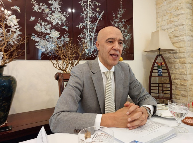 Ông Jamale Chouaibi, Đại sứ Morocco tại Việt Nam chia sẻ tại buổi gặp gỡ báo chí. (Ảnh: Minh Thu/Vietnam+) daisumaroc.jpg