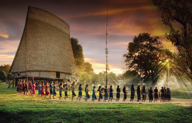 ‘Qua những miền di sản’: Hành trình khám phá văn hóa Việt ảnh 1