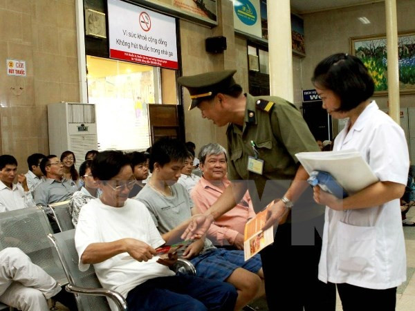 Sau hai năm, Luật Phòng chống tác hại của thuốc lá vẫn… nằm trên giấy ảnh 2