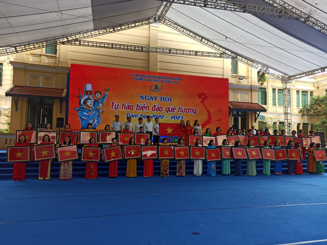 Sôi động Ngày hội Tự hào biển đảo quê hương của học sinh Hà Nội ảnh 4