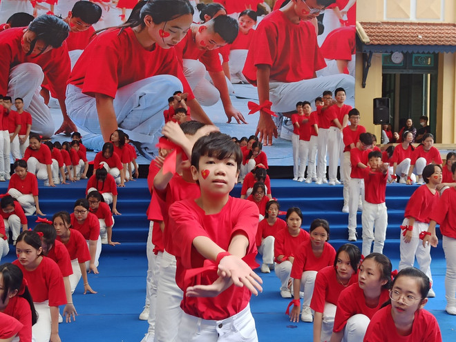 Sôi động Ngày hội Tự hào biển đảo quê hương của học sinh Hà Nội ảnh 2