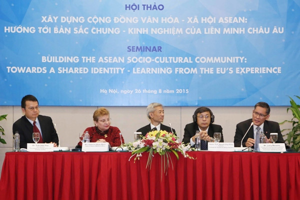 Chính sách của cộng đồng ASEAN cần có sự tham vấn của người dân ảnh 2