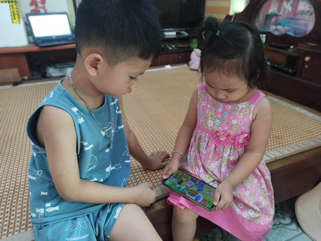 Chuyên gia tiết lộ bí quyết giúp trẻ “cai nghiện” máy tính, tivi ảnh 1