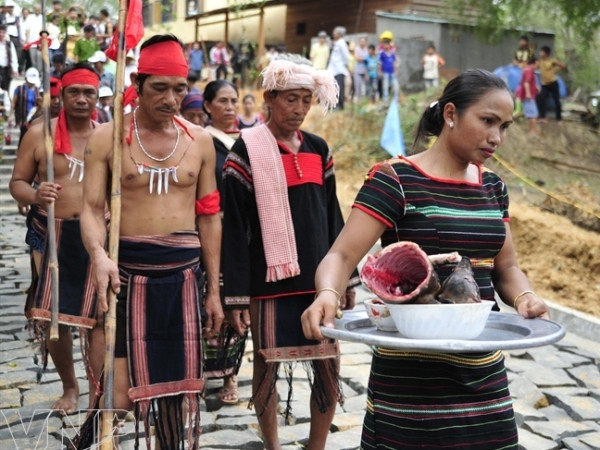 Lần đầu tiên tái hiện lễ hỏi chồng của đồng bào Êđê ở Hà Nội ảnh 1
