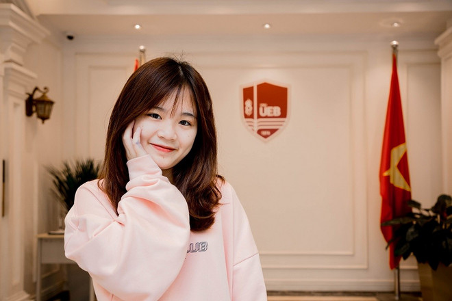 Thủ khoa ĐH Kinh tế: 'Cố gắng hết mình sẽ nhận phần thưởng xứng đáng' ảnh 1