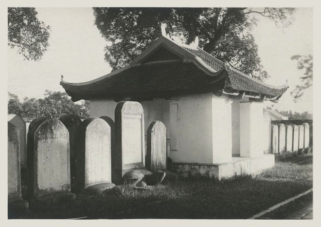 Bia Văn Miếu Quốc Tử Giám, ảnh tư liệu chụp năm 1920. Chuyện thú vị về sự hồi sinh của Di tích Văn Miếu giai đoạn 1898-1954 ảnh 5