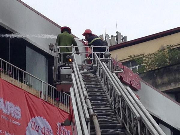 [Photo] Cận cảnh vụ cháy tại cửa hàng thức ăn nhanh ở Thanh Xuân Bắc ảnh 7