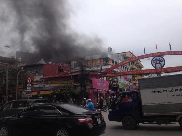 [Photo] Cận cảnh vụ cháy tại cửa hàng thức ăn nhanh ở Thanh Xuân Bắc ảnh 1