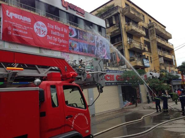 [Photo] Cận cảnh vụ cháy tại cửa hàng thức ăn nhanh ở Thanh Xuân Bắc ảnh 2