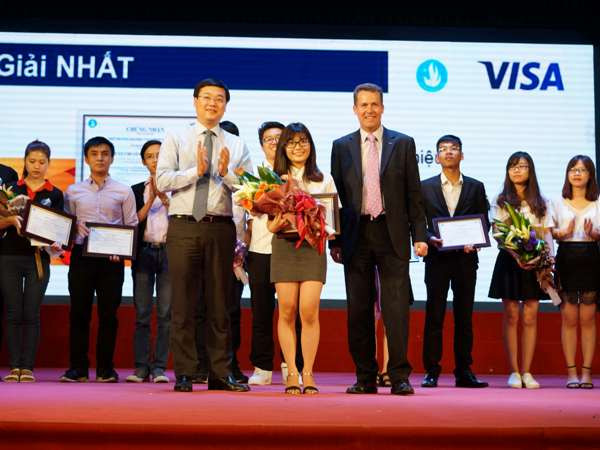 Sinh viên hào hứng thi Truyền thông kỹ năng quản lý tài chính ảnh 1