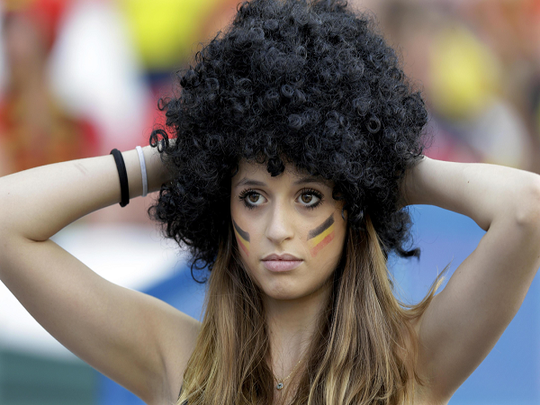 Những nữ cổ động viên xinh đẹp và quyến rũ tại World Cup 2014 ảnh 5